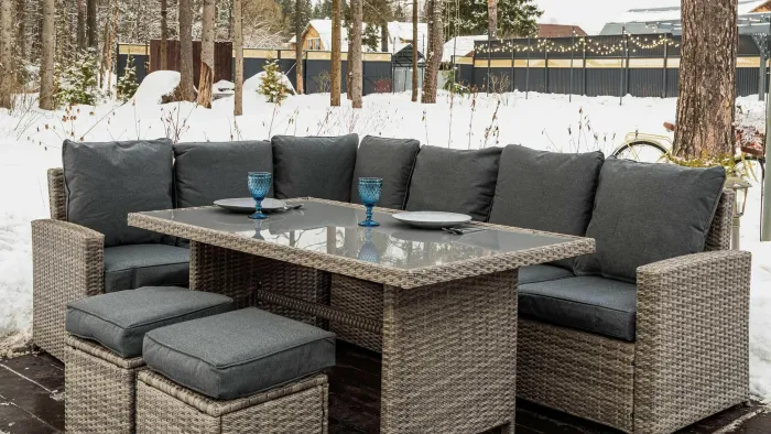 Как ухаживать за подушками для уличной мебели